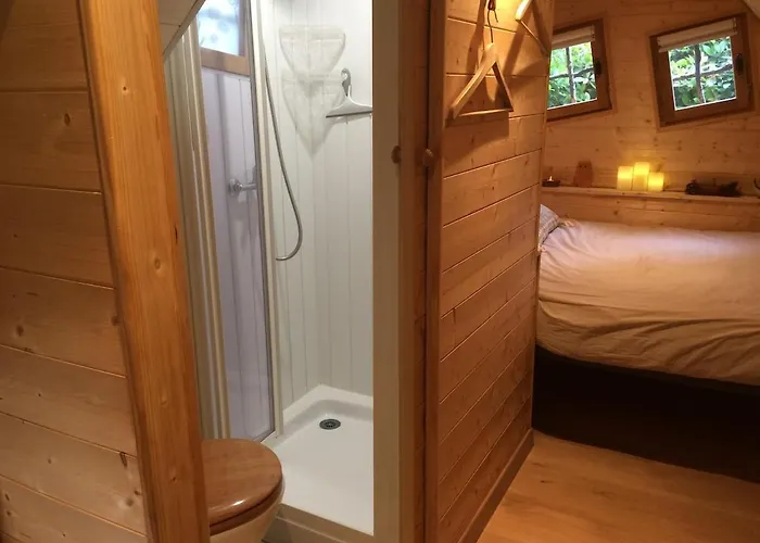 Insolite Entre Albi Et Cordes-sur-ciel 木屋